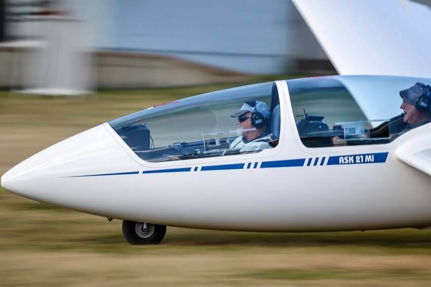 How to Become a Glider Pilot in 2023 